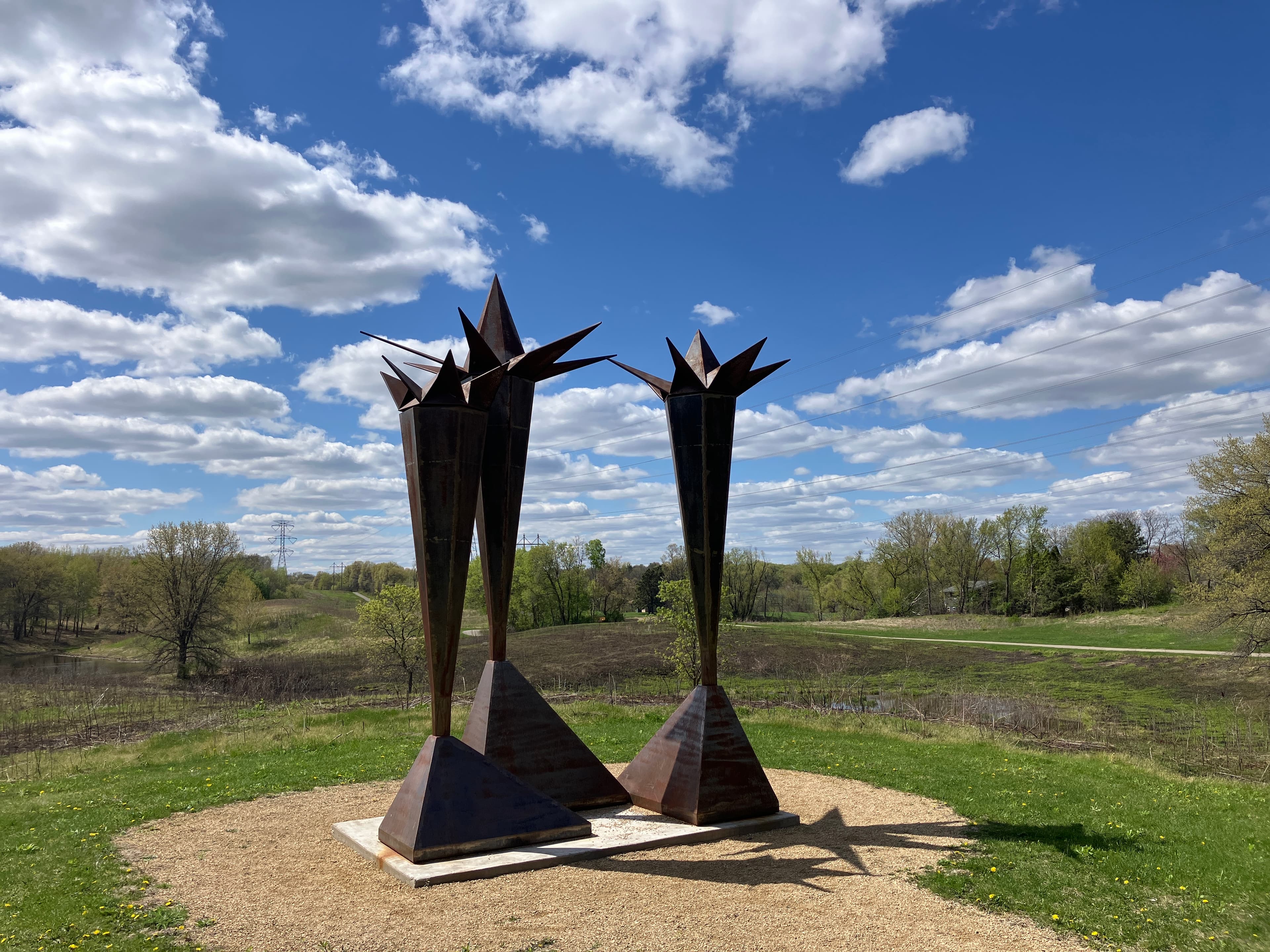 Steel sculpture in Thomas Lake Park