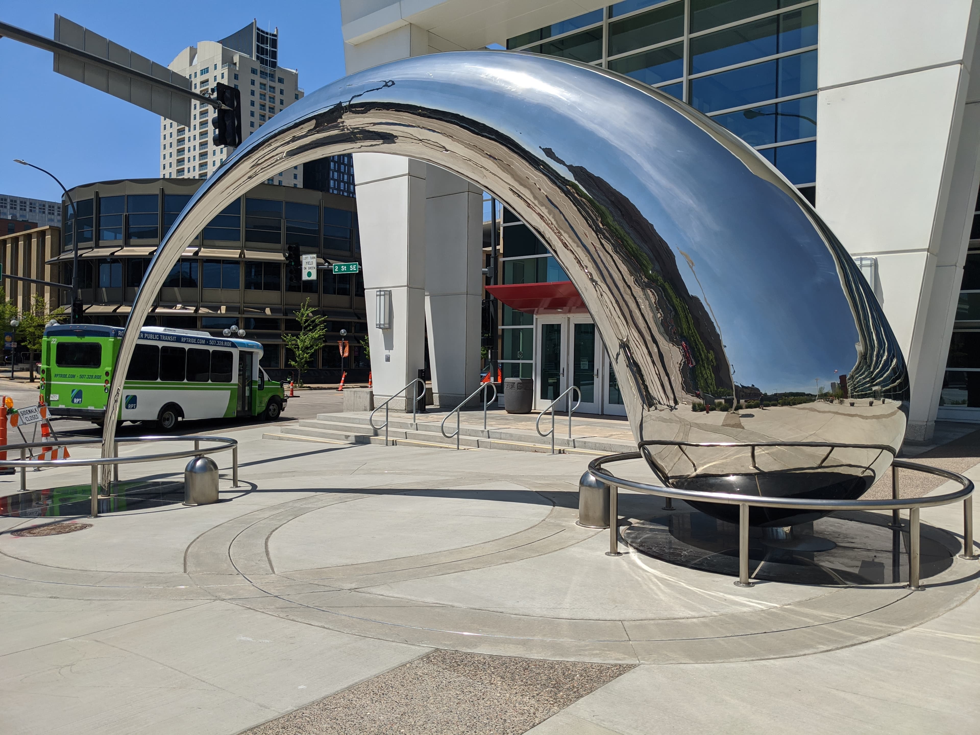 Tapered Arch-Shape sculpture
