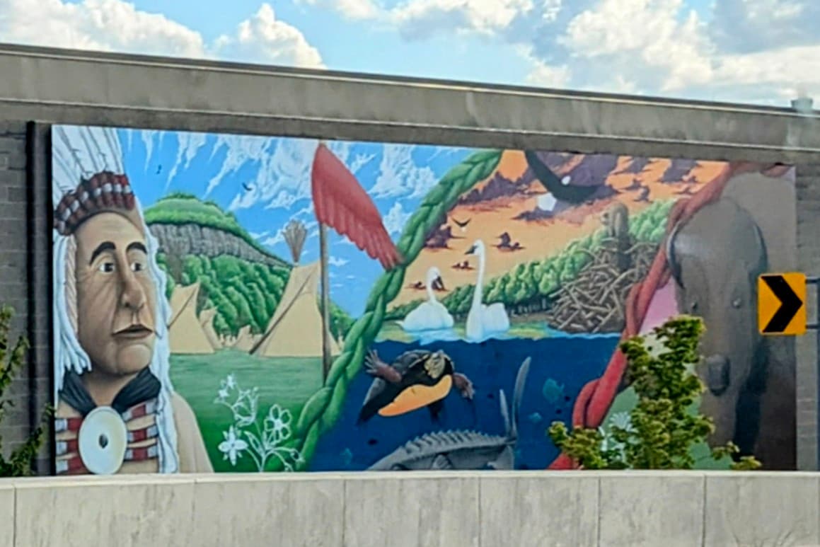 Honoring Dakota mural